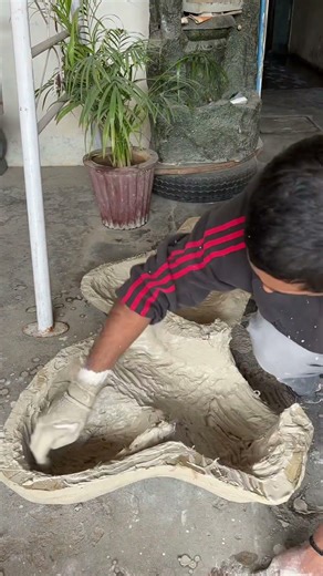 How to fill pop in mold or create a model #clay #ceramah #creative #creativity #pop #plaster #art