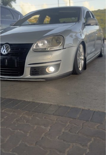 Explore the Stanced Volkswagen Jetta 5