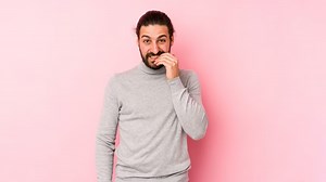 4 Alarming Causes & Treatment Of Nail Biting