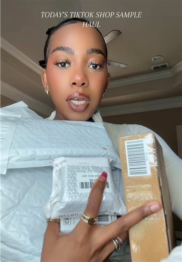 TikTok shop sample haul! 🫶🏾 After I made this video 5 more packages came…🥴😅 #tiktokshopholidayhaul #tiktokshopholidaydeals #tiktokshopsample #tiktokshopaffiliate #tiktokshopblackfriday