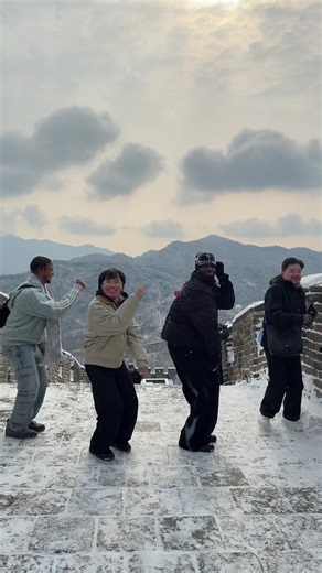 Boo Dance Vibes in Public: A Fun Street Performance