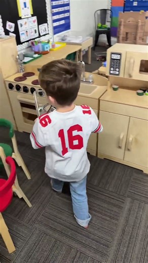 I found the perfect shelf for my dramatic play kitchen setup 🍳 I love our kitchen set, but it