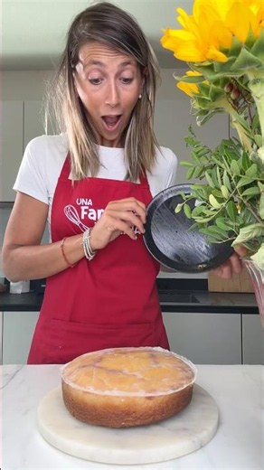 La torta più virale del web! Torta rovesciata alle pesche facile e buonissima!