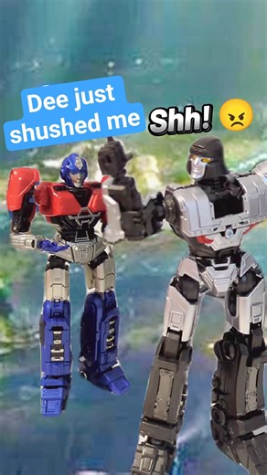 Dee just shushed me #shorts #orionpax #d16 #elitaone #b127 #transformersone #yolopark #blokees