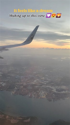 Aarthi✨Sathish on Instagram: "Beleive in universe 🇸🇬✨🌄 . . . #singapore#flight#flying#morningview#dream {Reels,dream, dream moment,dreamy,flightview, window seat ,flight window, morning view,sunrise,sea, singapore airlines, singapore flight,scoot, singapore sea, aeroplane, travel, morning, beautiful view, trending,viral, singapore trip, international trip, explore, universe, dream come true,life, Instagram,flight reels,fyp, singapore travel,night view ,flight morning view }"