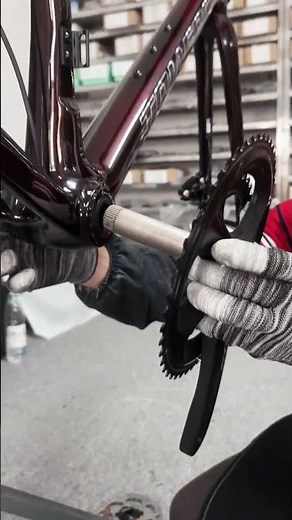 Bottom bracket magic：DIY installation of the middle bracket chainring for beginners.#flyee