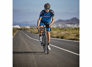 How to improve bike leg of triathlon with simple tweaks to your cycling technique | 220 Triathlon