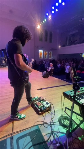 1.7K views · 30 reactions | GROOVE!  Fazendo sub pro meu irmão @thiagovieira._ com a querida @paolacarla_oficial  Acompanhado dos meus irmãos @rob.sobral @dougyferreira E me acompanhando em todo play sempre: @palhetasschultz @samtone_effects @nigmusic Gratidão pela confiança de sempre.  #groove #telecaster #guitarra #worship #music | Ludson Lima | Facebook