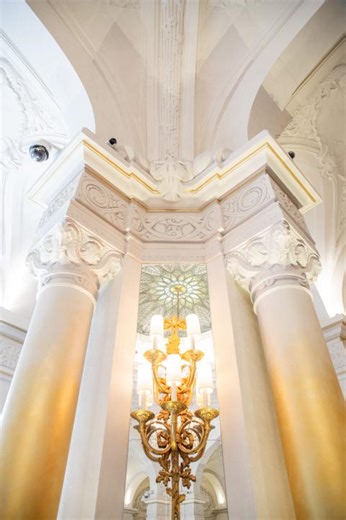 Behind every seamless experience lies dedicated expertise. Every day, our technicians work behind the scenes to ensure the highest standards. | Hôtel de Paris Monte-Carlo