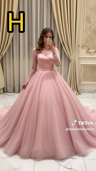 Cute Girls' Profile Pictures for Social Media