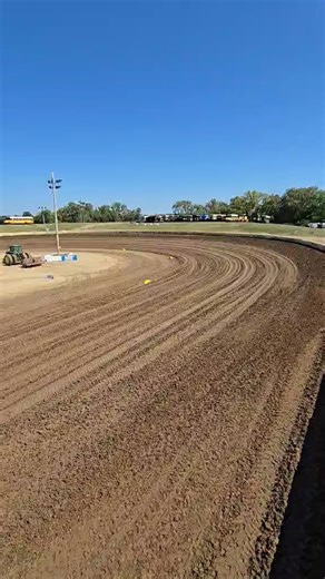 Circle City! 📍 Tonight marks the 13th USAC AMSOIL Sprint Car National Championship event held at Circle City Raceway. The Indianapolis, Indiana 1/4-mile dirt oval is carved into the Marion County Fairgrounds on the southeast side of Indianapolis. Engine Heat: 6:30pm ET tonight! | USAC Racing