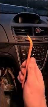 Vauxhall Mokka removal of trim around radio