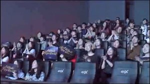 Aladdin Concert inside 4DX Theater! Sing #FriendLikeMe & #AWholeNewWorld and dance with 4DX Motion Chair while watching #Aladdin4DX "Aladdin" 4DX Syndrome with Motion Chair Sing-Along has transformed into "Dance-Along" in South Korea. | 4DX
