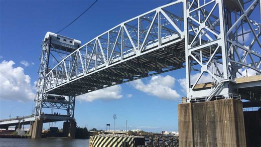 A bridge in New Orleans collapsed 30 years ago. Here is what happened