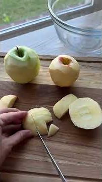 Spiced Apple Fritter Coffee Cake ✨🍎☕️ This cake is fall in a slice 🍰