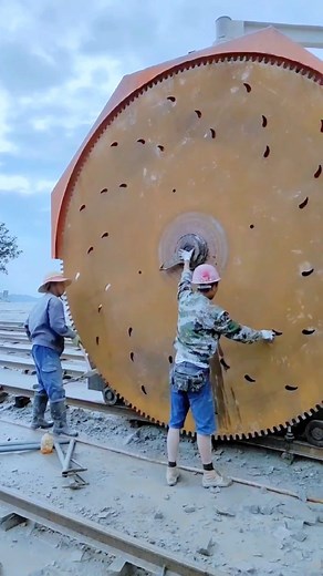 1.1M views · 2.9K reactions | Double blade granite mining machine #stonecutting #stonemining #granitecutting #naturalstone #miningmachinery | Ruisheng stone machinery | Facebook