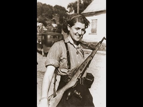 30 Vintage Photos of Beautiful Female Partisans and Resistance Fighters During World War II