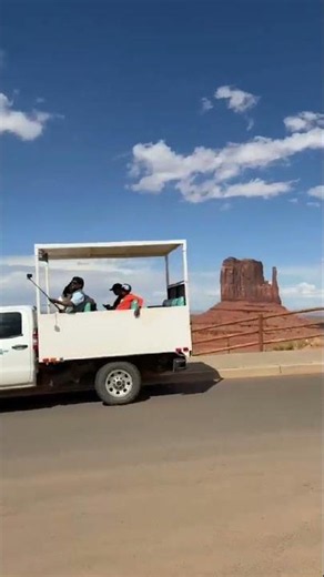 Scenic Driving, Monument Valley, Bindlestiff Tours from Guide L. 🏜️