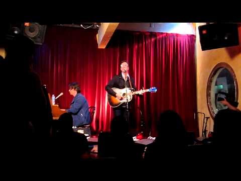 Dan Wilson - Treacherous (Live at Room 5)