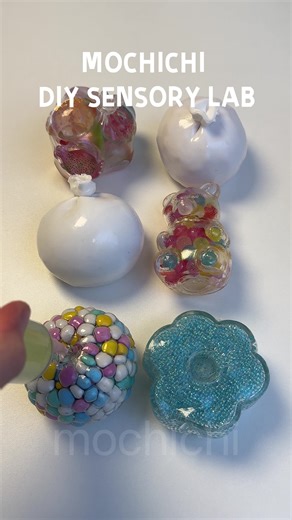 okkkk it’s finally squeeze time 😮‍💨✨ come squish these MOCHICHI DIY SENSORY LAB stress balls w/ me 🧪🫧 each one feels DIFFERENT… and the sounds??? literally so addicting 🔊🤍 which one are you grabbing first 👀 #stressball #asmr #satisfying #oddlysatisfying #fyp