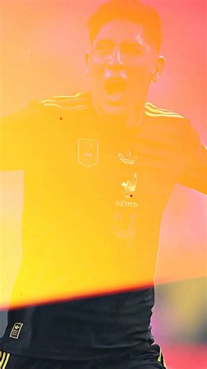 1.5K views · 20 reactions | Edson puede partir una jugada o apagar un incendio. ❤️‍ La duda eterna: ¿volante o central?  #layvtime #seleccionmexicana #fifa | layvtime | Facebook