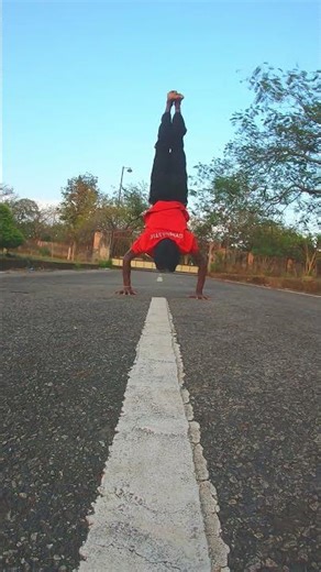 New challange for you 💀 // Handstand to clap Push-up.