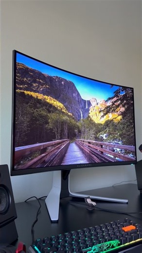 This monitor is something else 🥹 #OLED #GamingSetup #MonitorSetup #DeskSetup #TechShorts