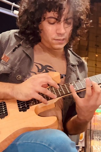 26K views · 1K reactions | Michael Jackson - Beat It - Guitar solo - Cover by Damian Salazar Recreating this guitar solo in my style with my personal scene on the street and my Newen guitar is great. | Damian Salazar | Facebook