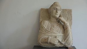 Syria scrambles to find Roman statue thieves