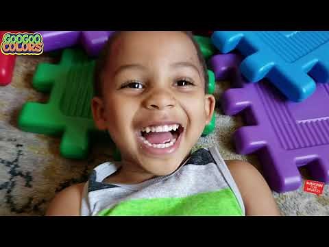 Goo Goo Gaga and Gaga Baby Use Magic To Build Block House! Goo Goo Colors Compilation