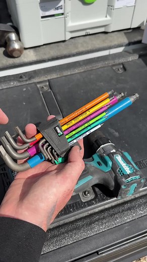 I’ve been on IG since 2014 and I would be lying if I said I haven’t learnt a lot of tricks off here • What’s a trick you learnt off of IG • This is still one that makes me smile, not sure where I saw it but I had a ton of these eyelet screws to pull out and was working off a ladder • Putting a hex key on a drill spins them out fast but it also holds them @weratoolsna @makitatools . . . #tools #construction #tips #tricks