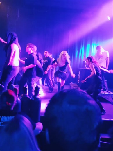 Dancers On Stage at @The Emo Night Tour one of my favorite things about the emo night tour is that they let people up on the stage through the night to dance. I always end up making my way up there but it's really fun to watch too. later in the night I ended up dancing with the guy on the far right towards the back of the stage 💕 #emonighttour #emonight #emonite #emomusic #dancingonstage