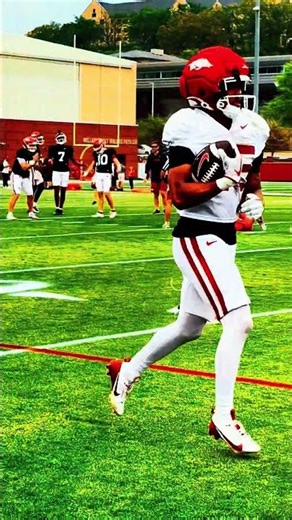 Razorback running backs catching swing passes during spring drills, 2026 #shorts