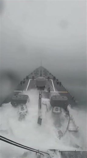 Destroyer Vs Monster Waves