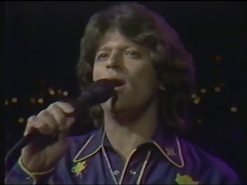 Love Me With All Your Heart - Johnny Rodriguez - Live