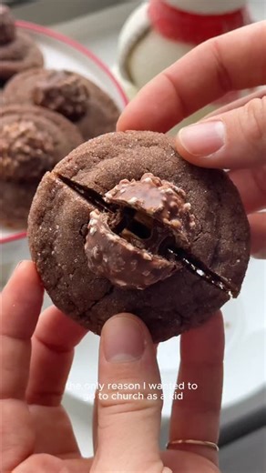 Grace Fahey on Instagram: "mama didn’t raise a quitter😤😤 THE HAZELNUT (NUTELLA) BLOSSOM COOKIE! it took a couple tries but we got there in the end. this cookie is near and dear to my heart, i hope you love it as much as i do! also WELCOME to my holiday cookie series!! so many good cookies to come🤭🤭 i’ll be making, tasting & ranking all cookies for my final Christmas cookie box. follow along to get allll the details! oh & send to the ferrero rocher luvers in your l