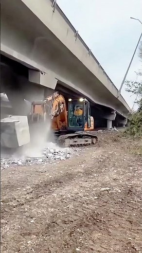Excavator “Demolishes” Bridge? One Swing & It Collapses! 😱🏗️ #EngineeringFail #ViralDemolition