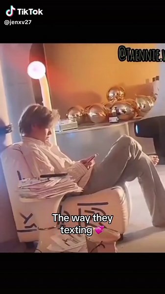 Story Time: V and Jennie Chat - BTS Blackpink Texting