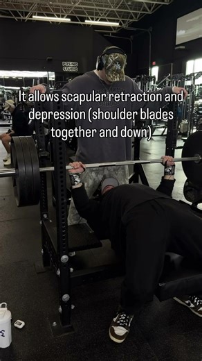 Arched Back vs Flat Back Bench Press #gym #motivation #aestheic #benchpress #fitness