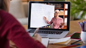 Is remote learning causing students to fall behind? Some experts say yes.