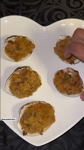 How to make baked clams! Full recipe on karatskitchen.com