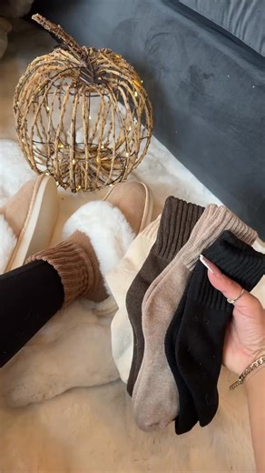 Wrap your feet in warmth that feels like a hug. Perfect for chilly mornings, boots, or lounging at home — these fleece socks keep you toasty without the bulk. 罹 Shop Now & Save Up to 60% https://www.thefleecehouse.com/products/mid-calf-cotton-winter-socks | The Fleece House | Facebook