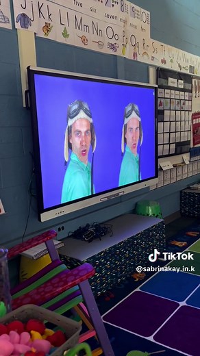 The Wiggle Dance by Danny Go! is a kindergarten favroite #kindergartenteacher #teachersoftiktok #wiggledance #dannygo #kindergartentips #brainbreaks #brainbreakideas #forkids