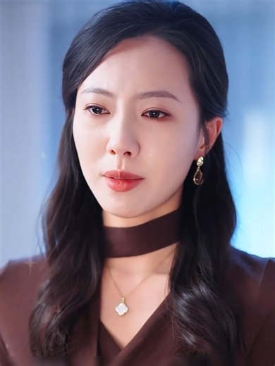 Madre Defiende a Hija de Profesor Cruel