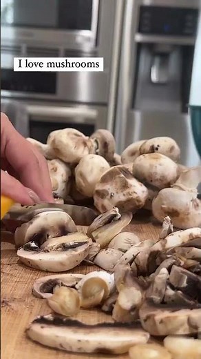 How to Freeze Mushrooms for a Year #shorts