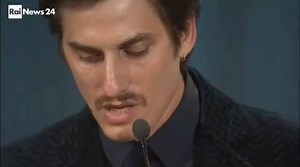 Luca Marinelli è il vincitore della Coppa Volpi come miglior interprete maschile alla Mostra del Cinema di Venezia per il suo ruolo in Martin Eden di Pietro Marcello... Noi sottoscriviamo e vogliamo condividere con voi ogni singola parola del suo discorso di ringraziamento... #festivaldelcinemadivenezia #festivaldelcinema #venezia #mostradelcinemadivenezia #lucamarinelli #marinelli #martineden #coppavolpi #actor #film #movies #instamovies #cinema #instamood #instagood #jacklondon #igersvenezia #