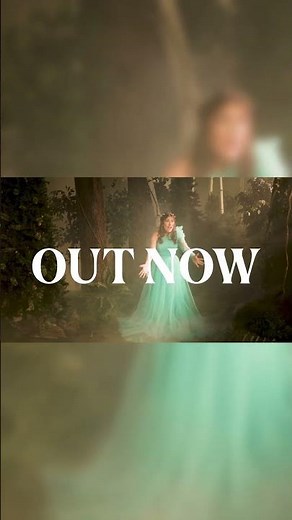 HAVE YOU SEEN THE OFFICIAL MUSIC VIDEO FOR MY BRAND NEW SINGLE HOLD ON?!