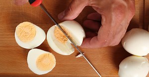 Ile jajek można bezpiecznie zjeść w tygodniu? Eksperci podają bardzo konkretną liczbę