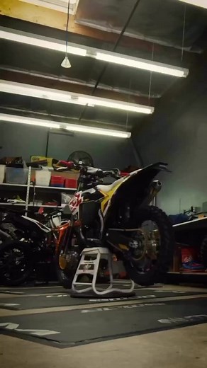 Spinning wheels gotta spin.🎥: AHM Factory Services | Bridgestone Motorcycle USA
