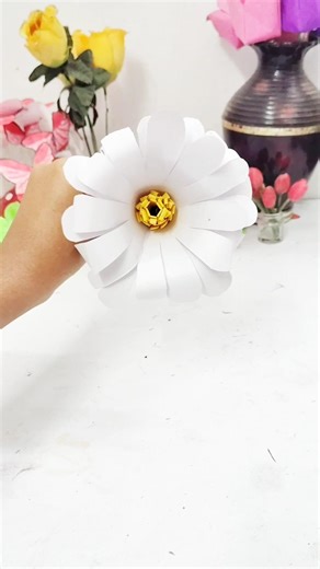 ഒരു simple daisy flower ഉണ്ടാക്കാം 🌸🌸#trending #shorts #craft